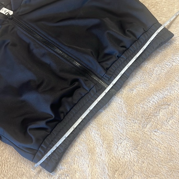 ALO Yoga Wintry Line Cropped Jacket - Picture 16 of 16